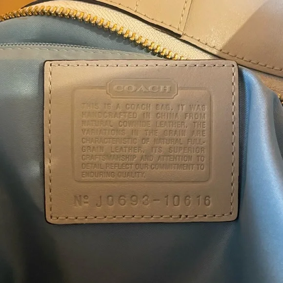 Coach Carly Bag: White and Brown Women's Bag. Used. - Picture 2 of 13